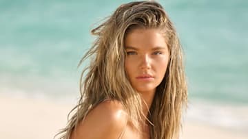 Ellie Thumann was photographed by Yu Tsai in Mexico. 