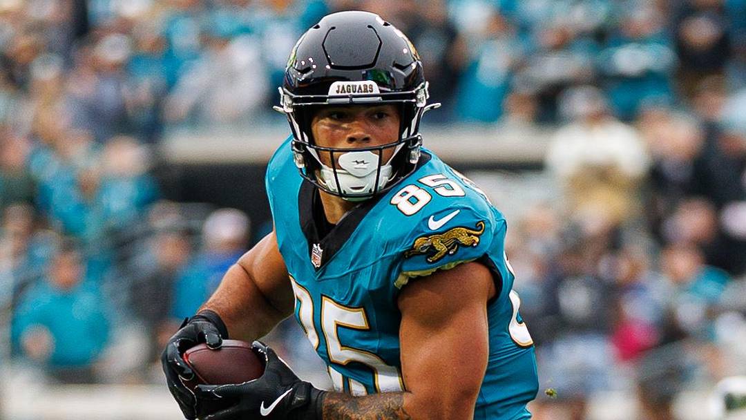 Dec 7, 2025; Jacksonville, Florida, USA; Jacksonville Jaguars tight end Brenton Strange (85) runs with the ball against the Indianapolis Colts during the first half at EverBank Stadium. Mandatory Credit: Matt Pendleton-Imagn Images