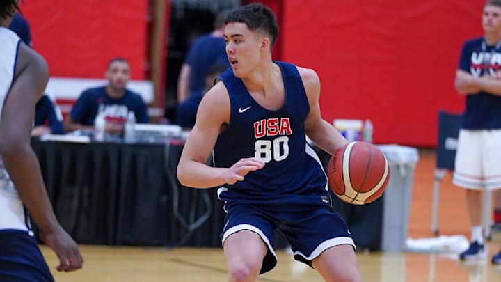 JJ Mandaquit, Husky signee, is U-19 USA national team player. JJ Mandaquit, Husky signee, is U-19 USA national team player.
