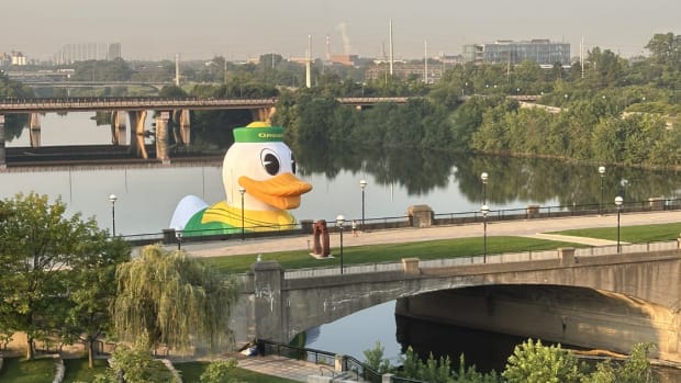 The Oregon Ducks are joining the Big Ten Conference in style. For their innaugral Big Ten Media Days in Indianapolis, Oregon 