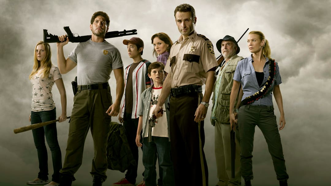 Amy (Emma Bell), Shane Walsh (Jon Bernthal), Glenn (Steven Yeun), Carl Grimes (Chandler Riggs), Lori Grimes (Sarah Wayne Callies), Rick Grimes (Andrew Lincoln), Dale (Jeffrey DeMunn), and Andrea (Laurie Holden) in The Walking Dead season 1