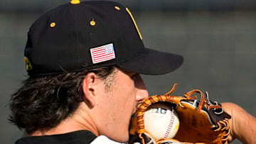 Iowa’s Cade Obermueller (33) gets ready to pitch against Oregon during a Big Ten conference baseball game May 15, 2025 at Duane Banks Field in Iowa City, Iowa.