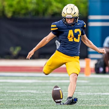 St. Thomas Aquinas kicker Johnny DiSalvatore boomed four field goals to power the Raiders past American Heritage Plantation, 19-12, in a battle of South Florida powers.