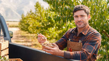 Kodiak's Chief Brand Officer, Zac Efron, introduces new Apple Brown Sugar Pecan Oatmeal