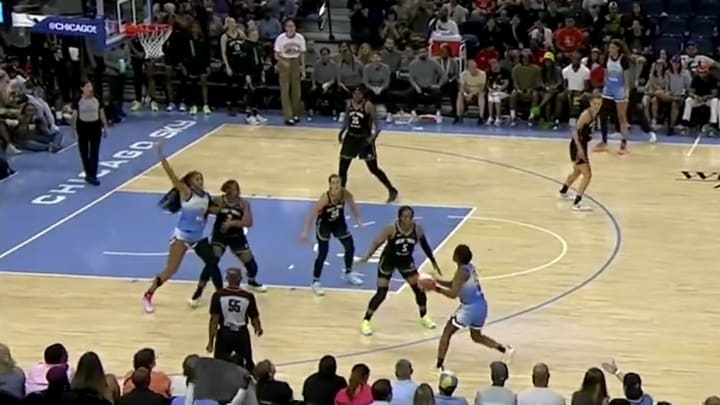 New York Liberty send four defenders to guard Chicago Sky forward Angel Reese during the final seconds of the game. 