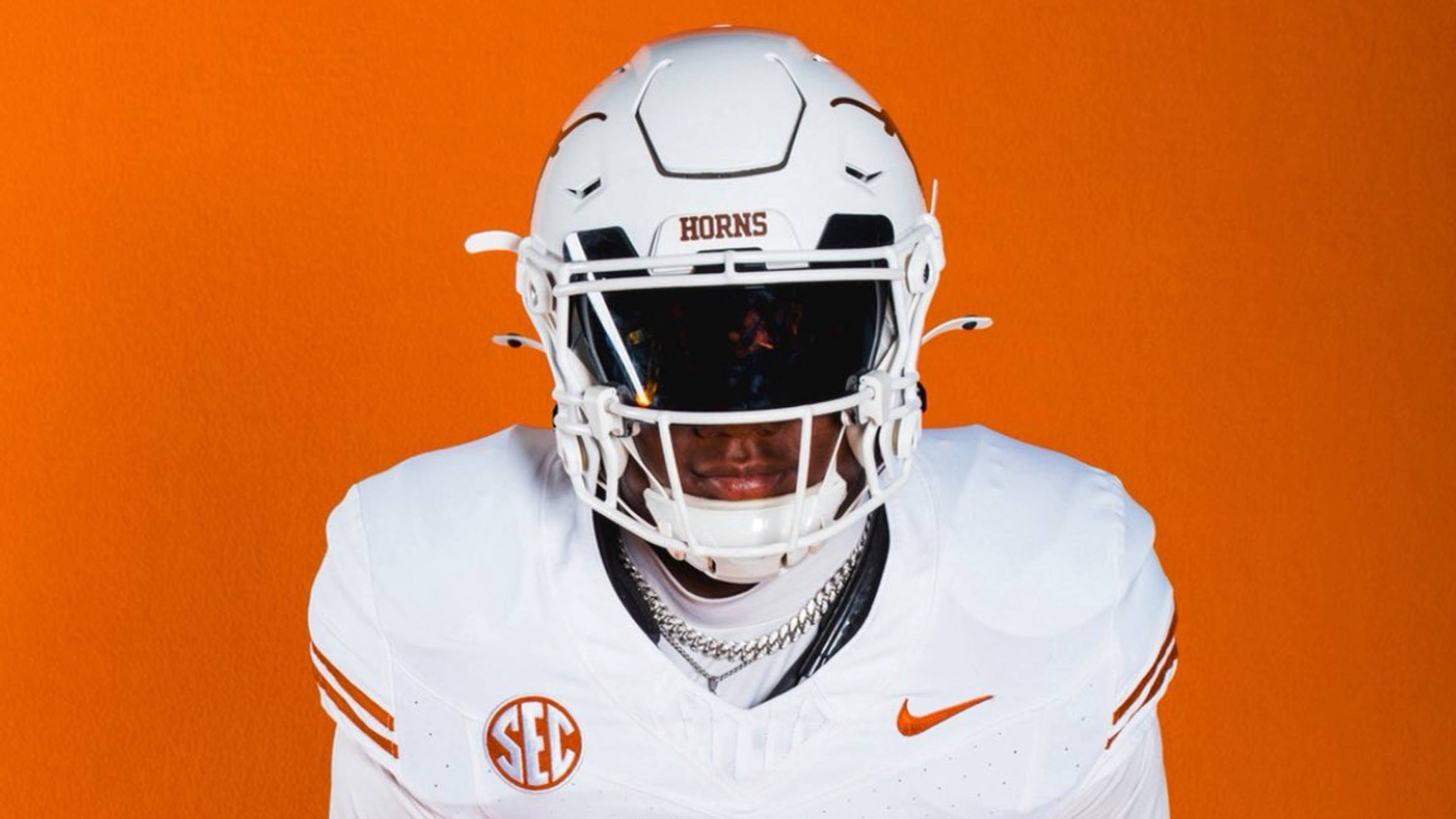 Texas Longhorns Visit 5-Star Easton Royal as New Flip Threat Makes Move