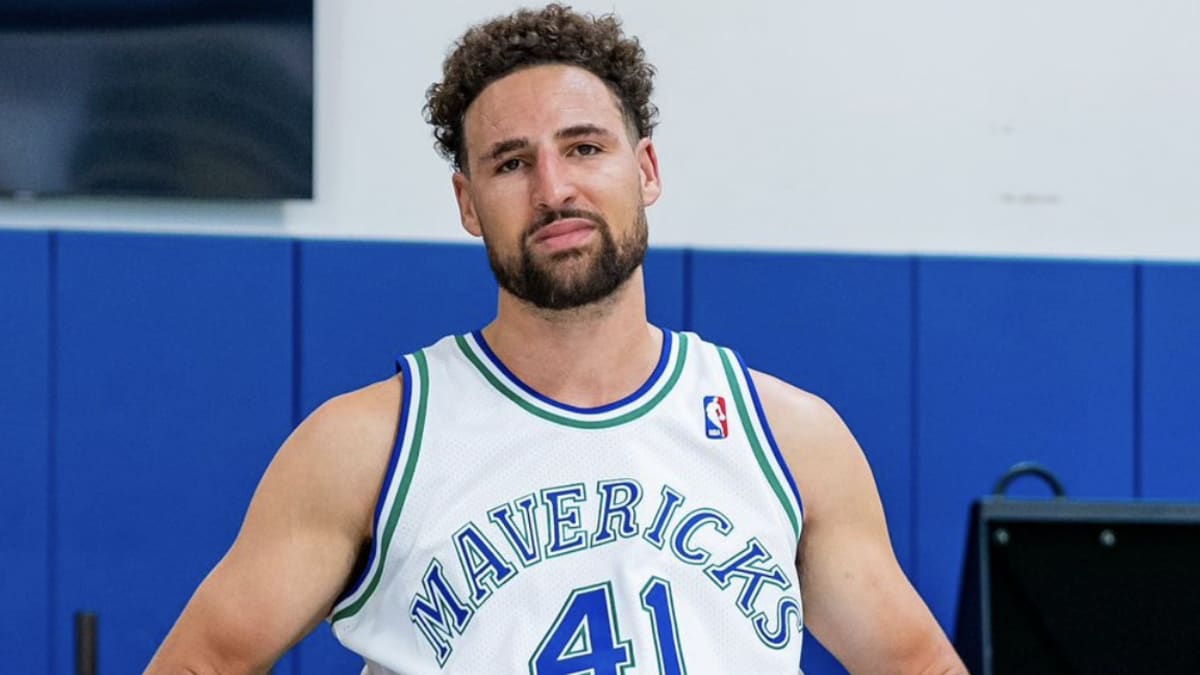 Mavericks Newly Signed Klay Thompson Wears Classic Dirk Nowitzki Jersey At A Workout