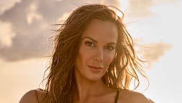 Jena Sims was photographed by Yu Tsai in Mexico.