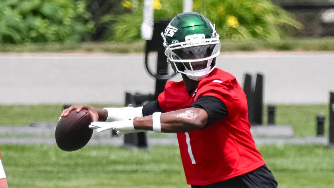 New York Jets quarterback Geno Smith New York Jets quarterback Geno Smith