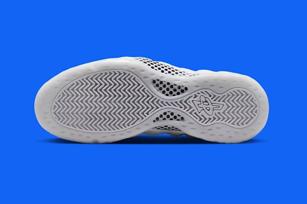 Penny Hardaway's logo on a Nike shoe outsole.