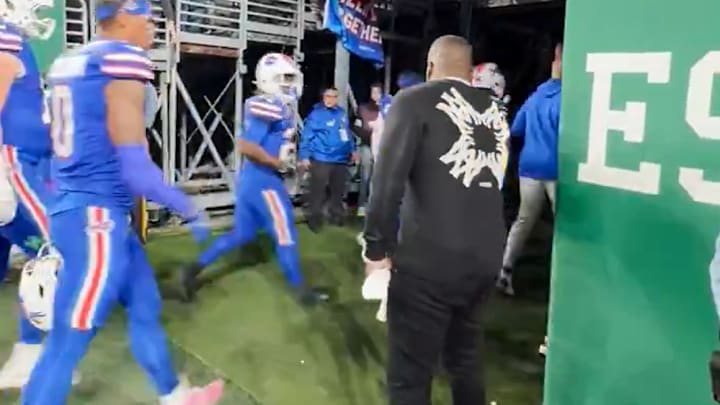 Frank Gore Sr. and Frank Gore Jr. talk before the latter's NFL debut with the Bills. Frank Gore Sr. and Frank Gore Jr. talk before the latter's NFL debut with the Bills.