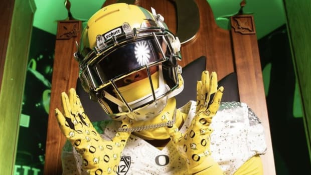 Dakorien Moore, the No. 1 wide receiver prospect in the country is choosing between Texas, Oregon, Ohio State, LSU. 