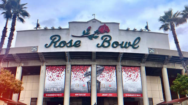 The 2025 Rose Bowl will host the Oregon Ducks and the winner of Ohio State vs. Tennessee.