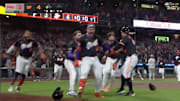 The Giants beat the Phillies with a walk-off inside-the-park home run. 