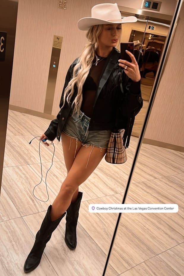 Sophie Cunningham, WNBA, WNBA fashion, Phoenix Mercury, Daisy Dukes
