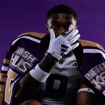 Zaydrius Rainey-Sale chose to stay home and play for the Huskies.
