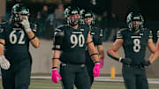 2026 defensive lineman Jake Johnson (90)