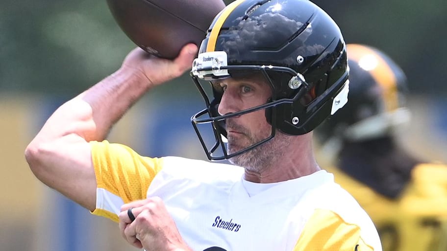 Pittsburgh Steelers quarterback Aaron Rodgers