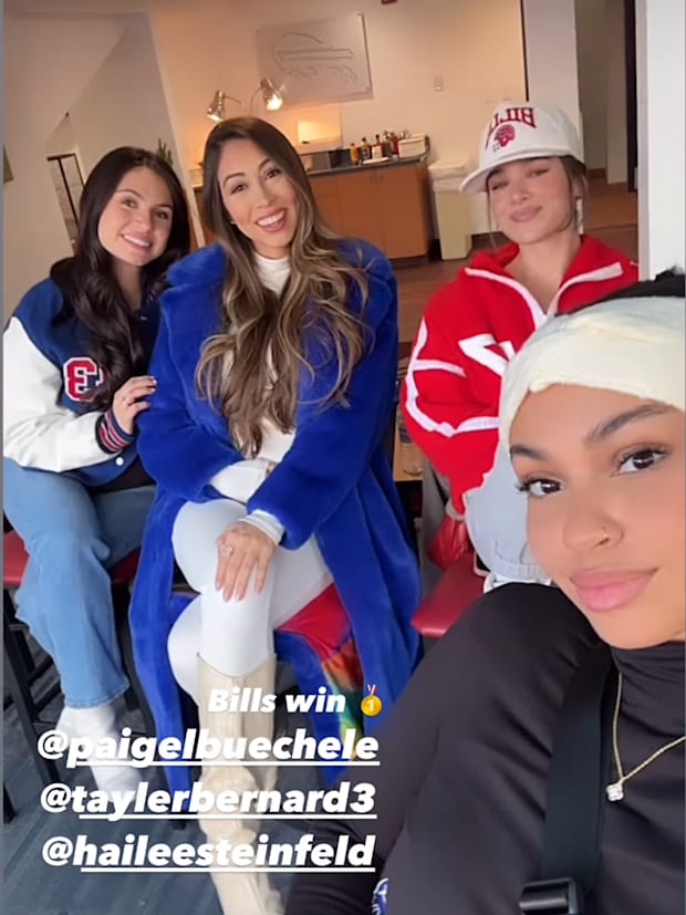 Hailee Steinfeld Reveals New Josh Allen Engagement Detail As Bills