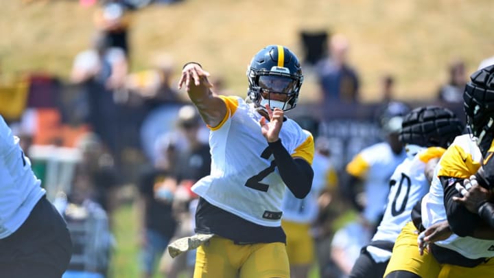 Pittsburgh Steelers quarterback Justin Fields at training camp