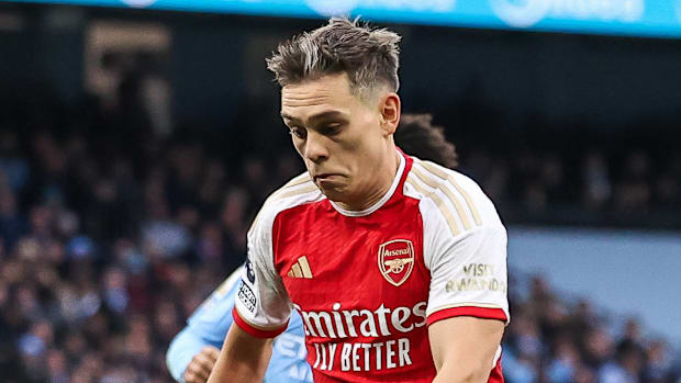 Manuel Akanji, Leandro Trossard