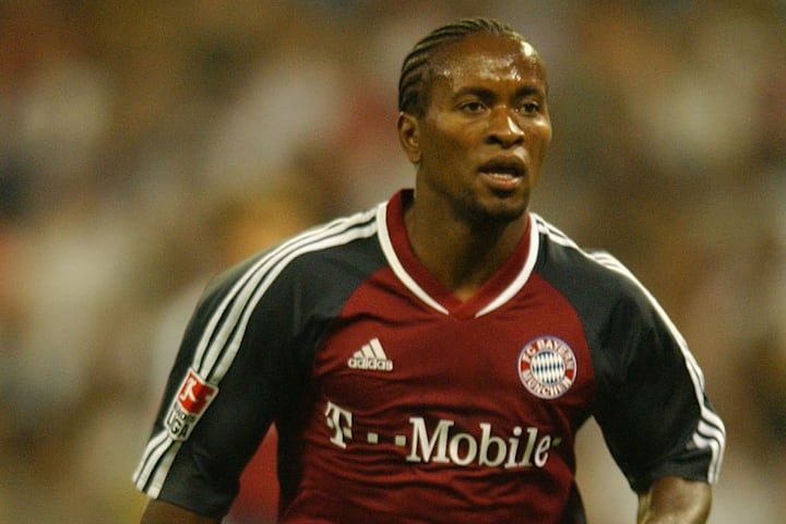 Ze Roberto running