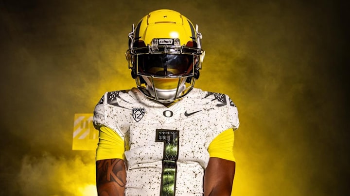 Duncanville 5-star wide receiver Dakorien Moore on a visit to Oregon