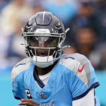 Tennessee Titans quarterback Cam Ward looks for a receiver against the Los Angeles Chargers.