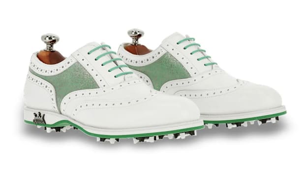 Lambda Pompeia golf shoe