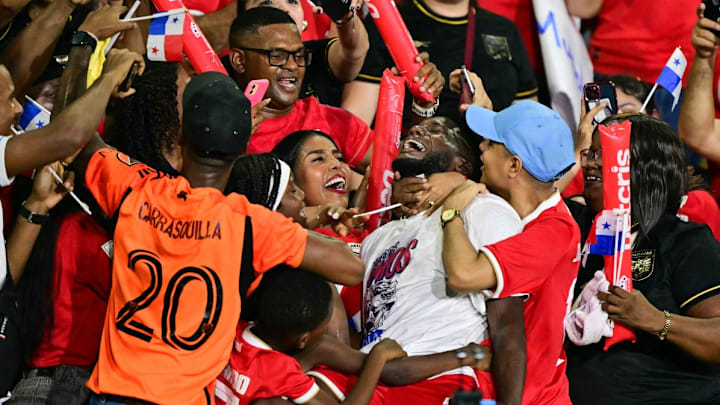 Panamá vive el gozo de poder jugar la próxima Copa del Mundo, pero el presidente de su federación no aprende de sus errores. Panamá vive el gozo de poder jugar la próxima Copa del Mundo, pero el presidente de su federación no aprende de sus errores.