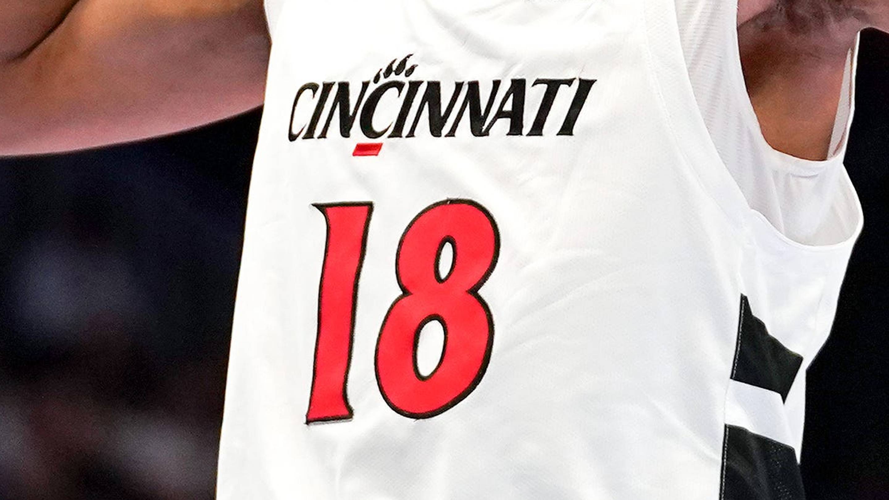 Cincinnati Bearcats forward Baba Miller (18) celebrates after completing a layup after being fouled in the first half of the Phillips 66 Big 12 Men’s Basketball Tournament between the Cincinnati Bearcats and Utah Utes, Tuesday, March 10, 2026, at T-Mobile Center in Kansas City, MO. | USA TODAY Netwo