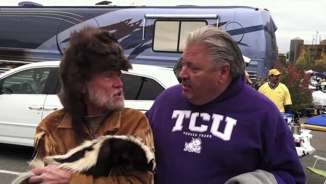 KillerFrogs’ Scott Nix interviews a West Virginia fan in Morgantown in this undated screenshot from a vintage KillerFrogs video. | Credit: KillerFrogs.com KillerFrogs’ Scott Nix interviews a West Virginia fan in Morgantown in this undated screenshot from a vintage KillerFrogs video. | Credit: KillerFrogs.com
