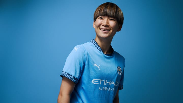 Manchester City have completed the signing of Japan international Aoba Fujino
