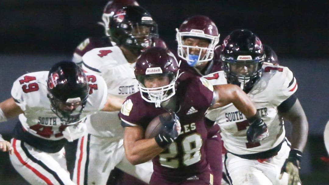 RB Connor Mathews breaks away as he runs the ball during the Niceville South Sumter football game at Niceville.