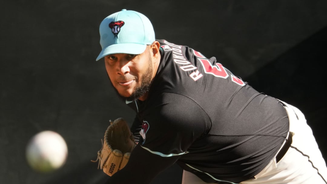 Pitcher Eduardo Rodríguez throwing a bullpen in Spring Training.