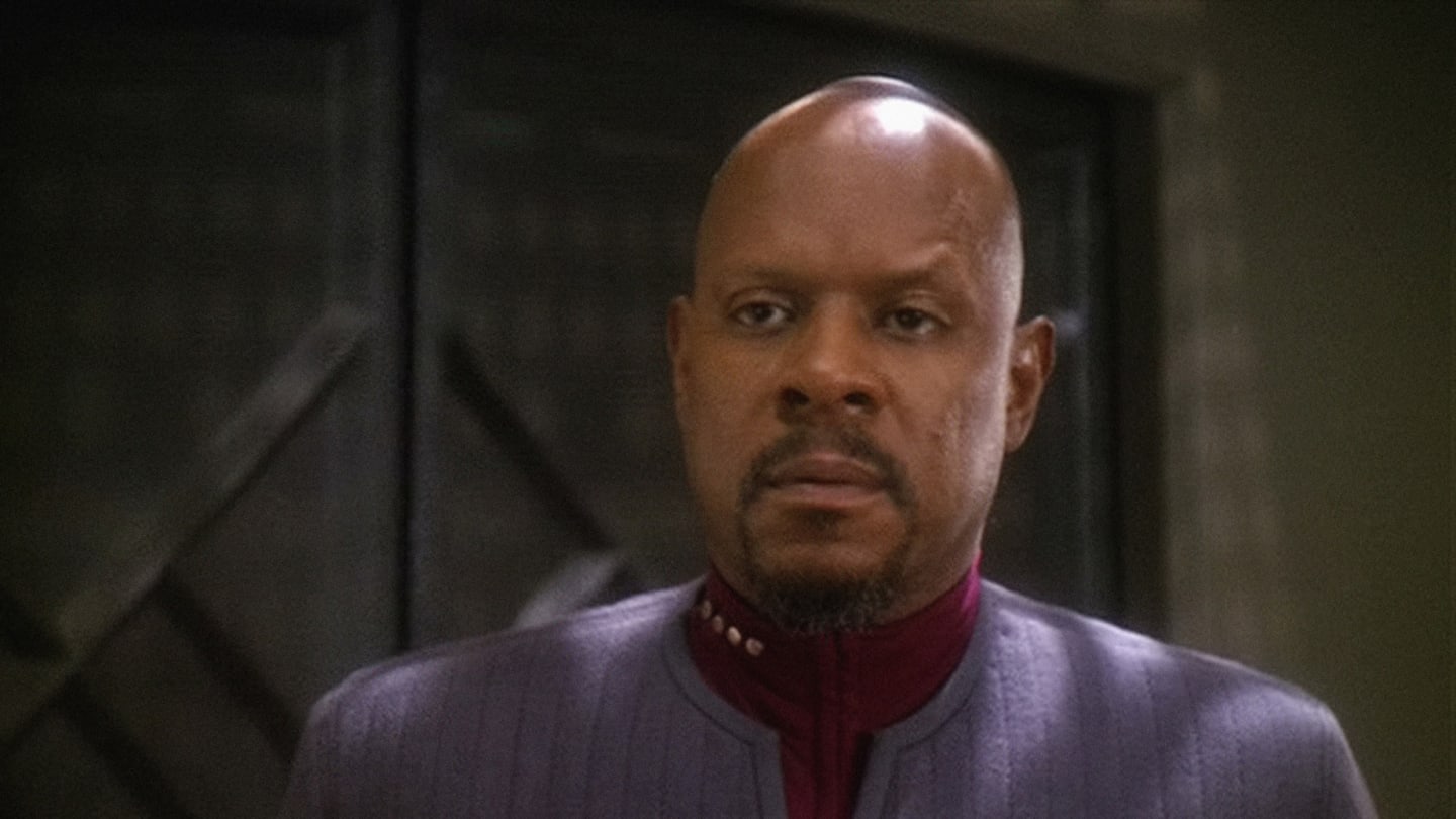 Robert Justman thought Star Trek: Deep Space Nine had a role problem with Captain Sisko