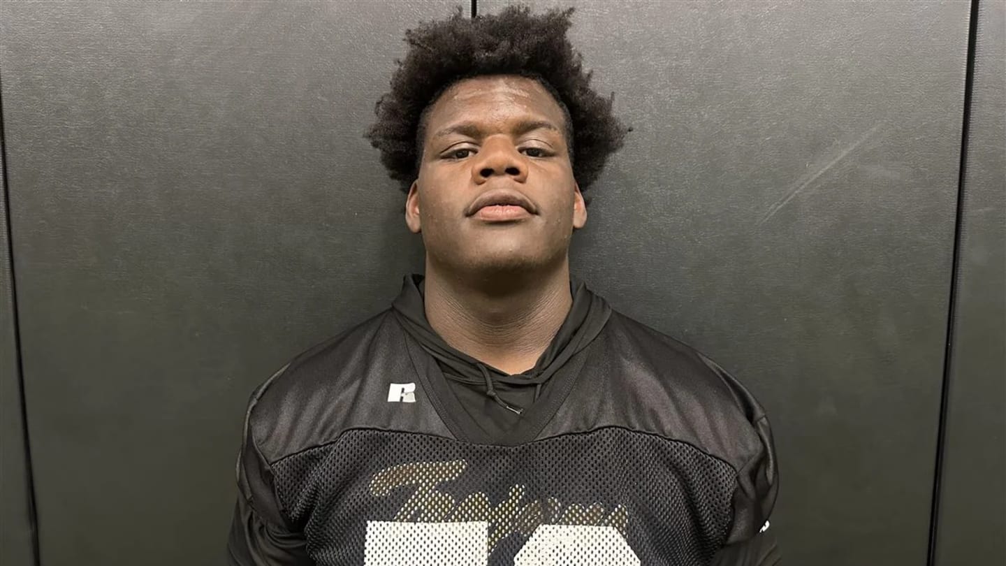 Three-Star OL Zykie Helton Commits to Georgia