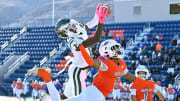 Travis Hunter makes an incredible catch for Collins Hill High School (Georgia) against Graham-Kapowsin (Washington) in 2021.