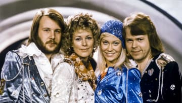 2GJ8F2N STOCKHOLM 1974-02-09 The Swedish pop group Abba from left Benny Andersson, Anni-Frid Lyngstad, Agnetha Faltskog and Bjorn Ulvaeus posing after winning the Swedish branch of the Eurovision Song Contest with their song "Waterloo" Foto: Olle Lindeborg / TT / Kod: 190