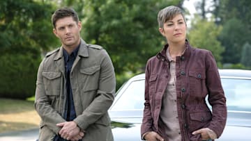 Supernatural -- "Patience" -- Image Number: SN1303a_0044.jpg -- Pictured (L-R): Jensen Ackles as Dean and Kim Rhodes as Jody Mills -- Photo: Bettina Strauss/The CW -- ÃÂ© 2017 The CW Network, LLC All Rights Reserved.