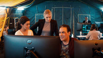 “Breach” – When a ransomware attempt causes a dam to malfunction, Ernie and a team of hackers are tasked to find the culprit quickly, before all power and water is cut off on the island. Also, Lucy and Whistler work together, giving Whistler a chance to apologize to Lucy and mend their relationship, on the CBS Original series NCIS: HAWAI`I, Monday, March 21 (10:00-11:00 PM, ET/PT) on the CBS Television Network, and available to stream live and on demand on Paramount+*. Pictured: Yasmine