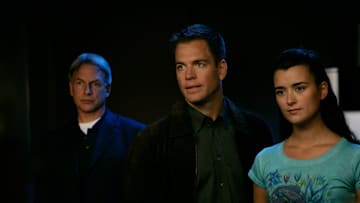 "Ex-File"--The NCIS team (Mark Harmon, Michael Weatherly, center, and Cote de Pablo) investigates the murder of a Marine Captain who had access to highly classified information, on NCIS, Tuesday, Oct. 9 (8:00-9:00 PM, ET/PT) on the CBS Television Network.Photo: Cliff Lipson/CBS ©2007 CBS Broadcasting Inc. All Rights Reserved.