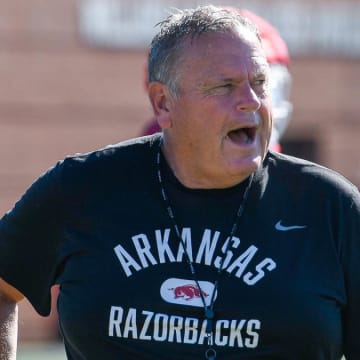 Arkansas Razorbacks coach Sam Pittman prepares team during fall practice prior to the 2023 season. | Andy Hodges — AH Media Images