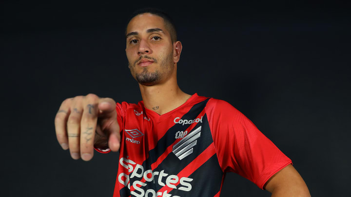 Praxedes, meio-campista do Athletico-PR em 2024