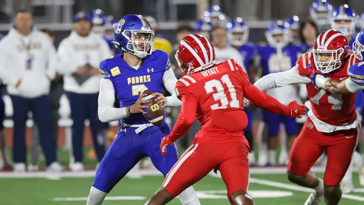 Mater Dei's Nasir Wyatt rushes the QB against Junipero Serra in the CIF State Open Division final on Dec. 12, 2023.