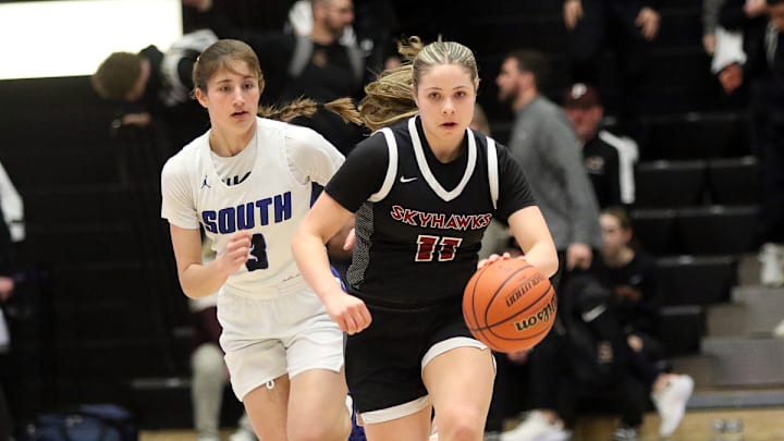 Southridge guard Sara Mangan is the Metro League girls basketball player of the year.