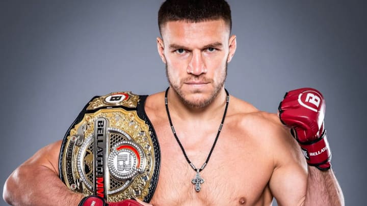 BELLATOR MMA OFFICIAL WHITE GROVE