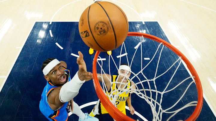 Shai Gilgeous-Alexander llevó al Thunder a empatar la serie ante los Pacers. Shai Gilgeous-Alexander llevó al Thunder a empatar la serie ante los Pacers.