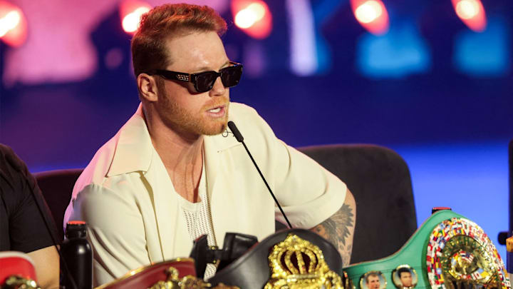 Canelo Álvarez, en conferencia de la pelea ante Terence Crawford.