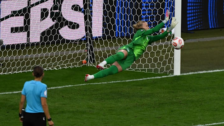 Hannah Hampton se convirtió en la gran protagonista de la hazaña inglesa. Hannah Hampton se convirtió en la gran protagonista de la hazaña inglesa.